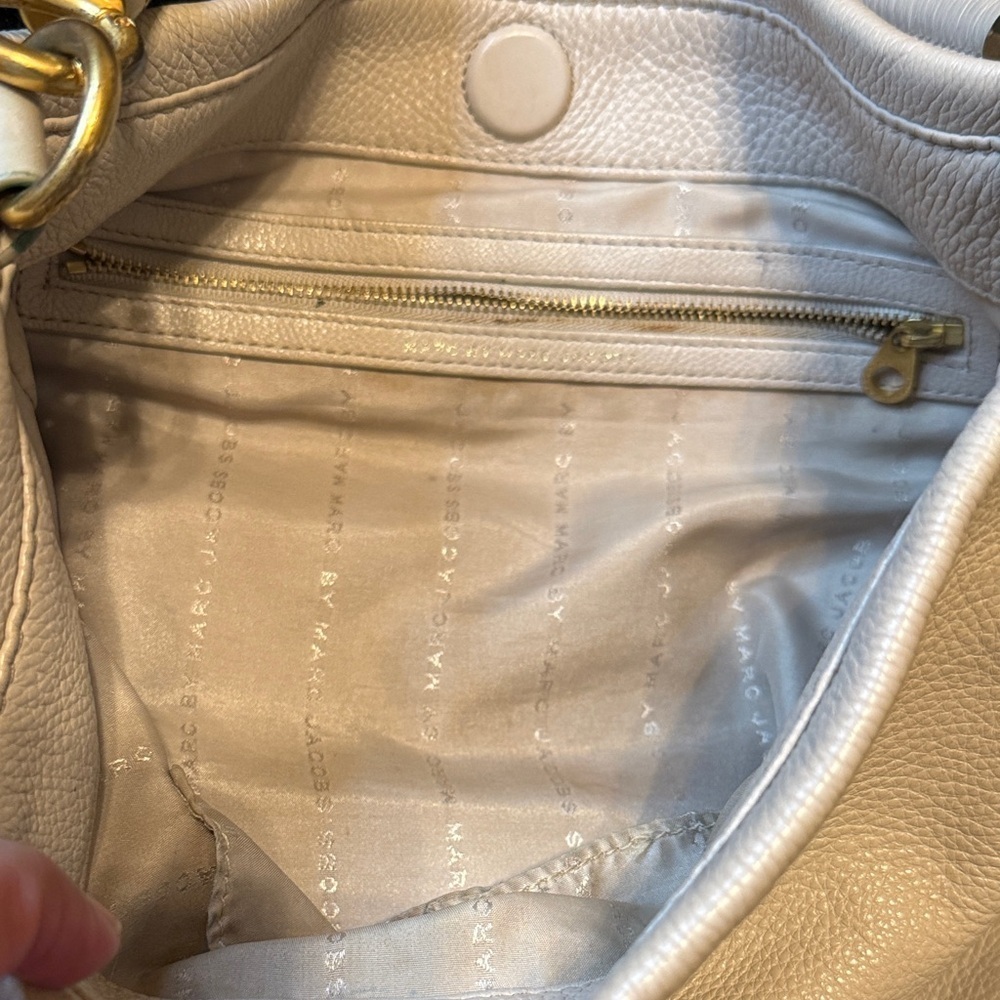 Marc Jacobs Cream Hobo Bag - Picture 5 of 8